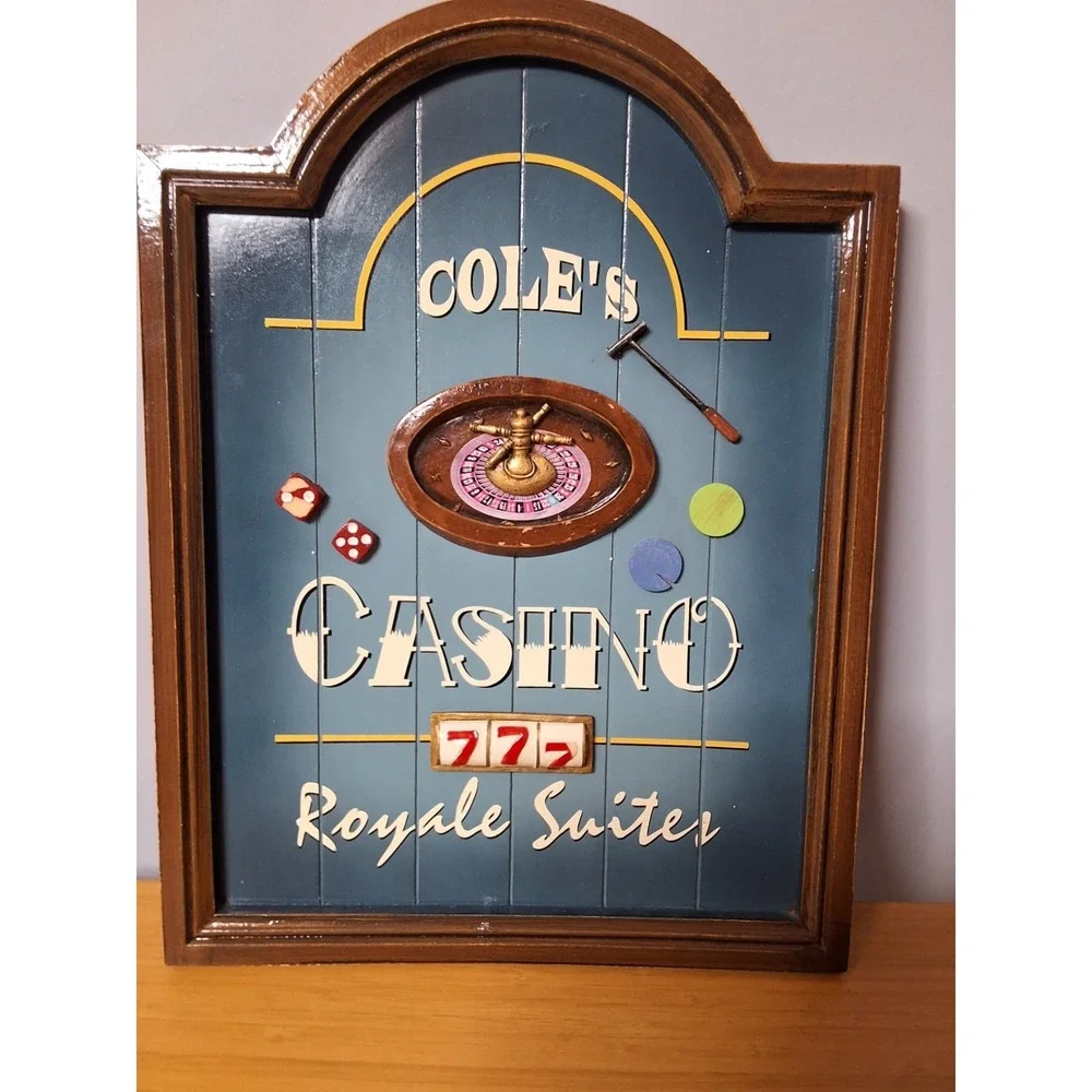 Vintage 3D Cole's Casino Royal Suites Wooden Plaque. 16
